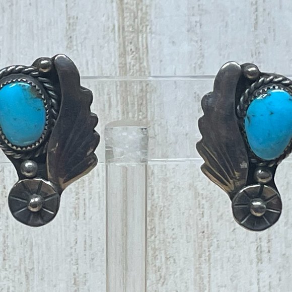 NAVAJO HANDMADE Turquoise Sterling Silver Foliate Feather Flower Clip EARRINGS - Picture 1 of 7